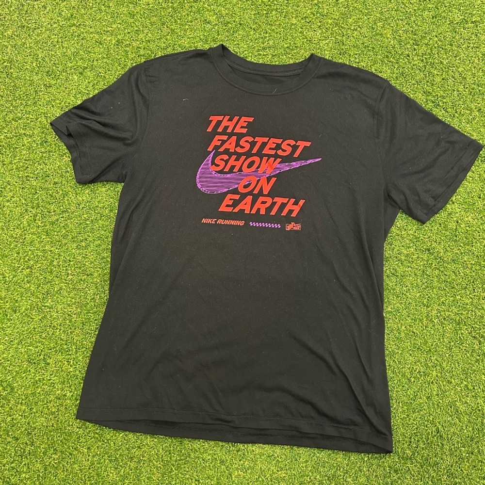 Nike Running Dri-FIT The Fastest Show On Earth Black Graphic Tee Mens Large